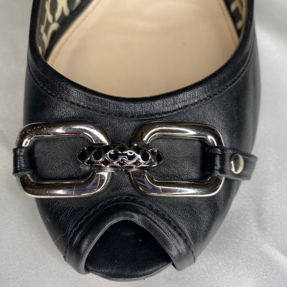 Coach - Picture 3 of 9